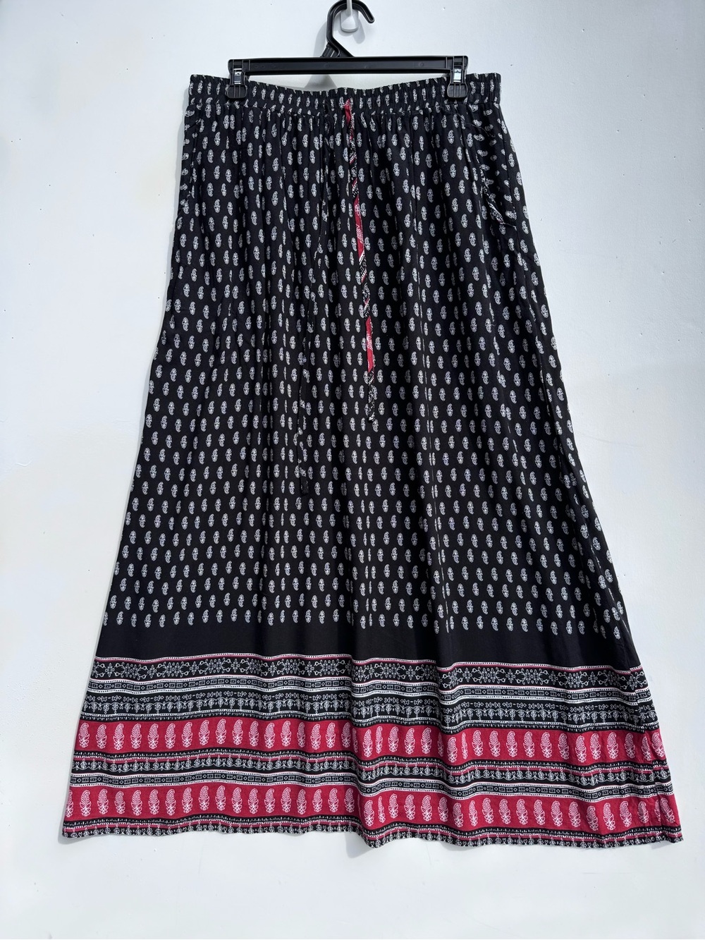Bohemian Black & Red Printed Maxi Skirt w/ Pockets Sz XL Festival Ranch  Office